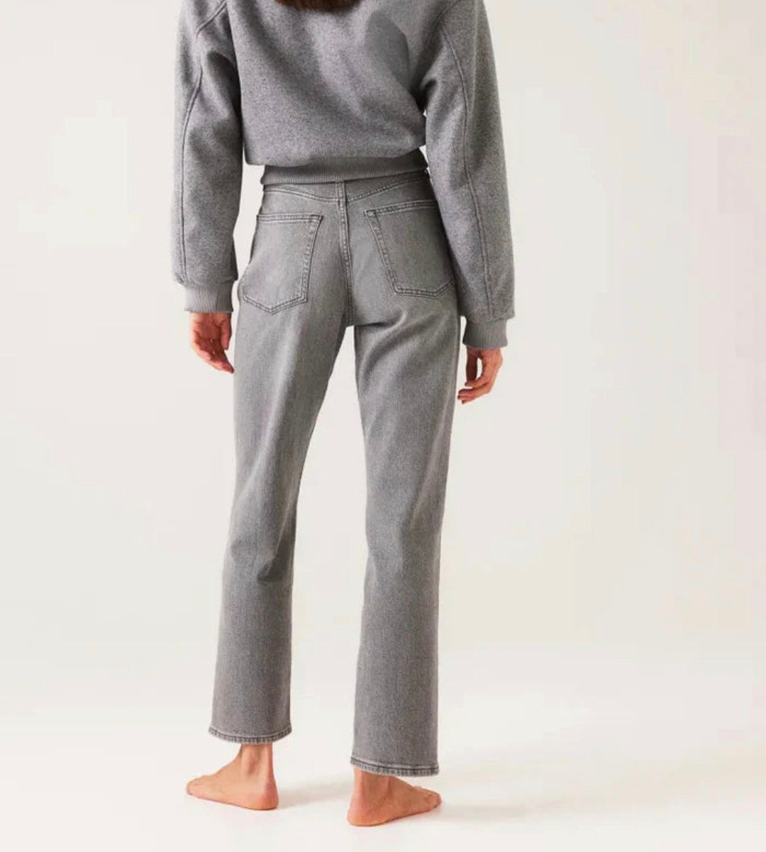GREY STRAIGHT JEANS