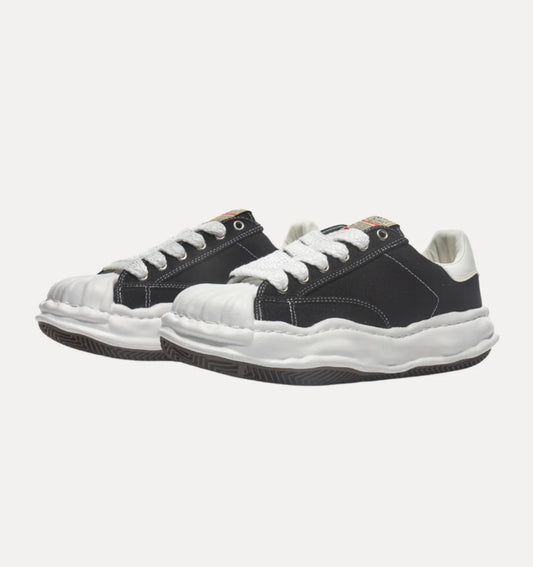 WAVE SOLE CANVAS SNEAKER