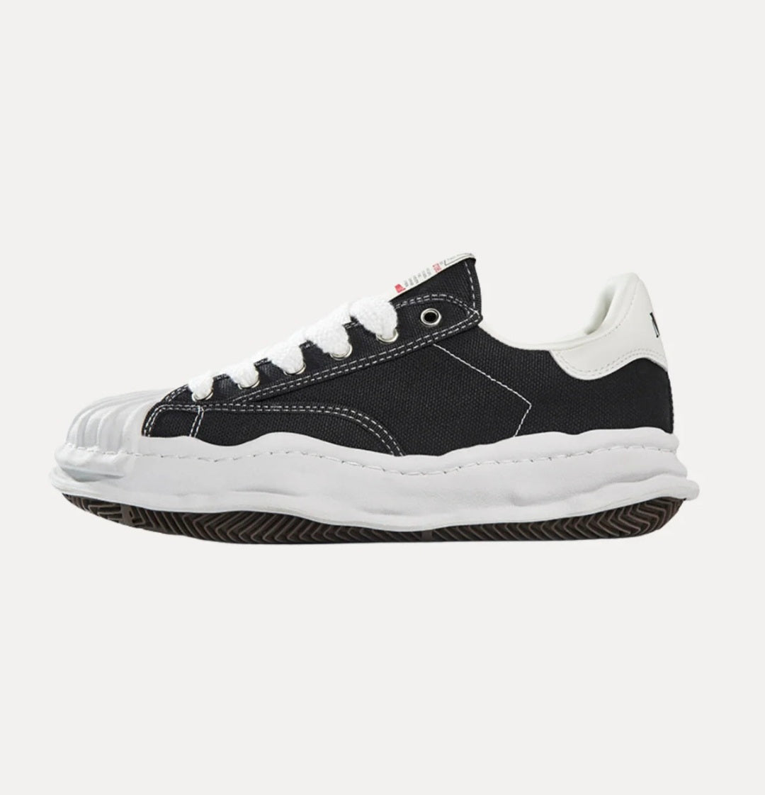 WAVE SOLE CANVAS SNEAKER