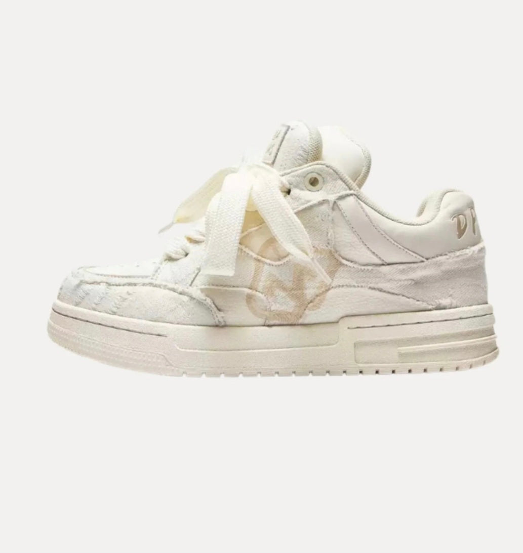 PATCH LOW SNEAKER