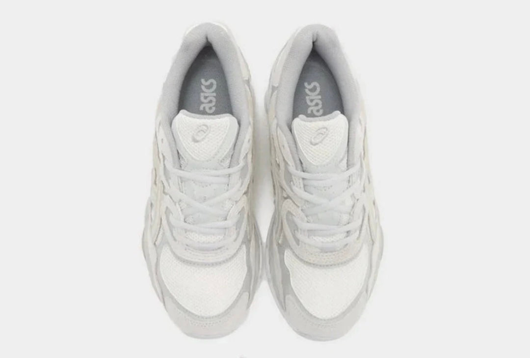 VIRAL GEL SNEAKER