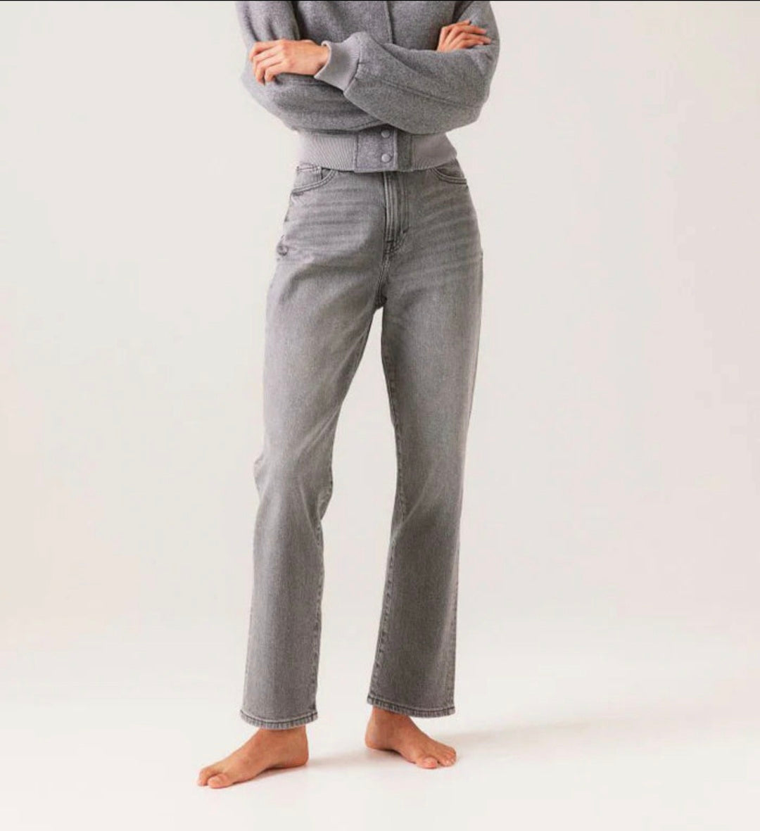 GREY STRAIGHT JEANS